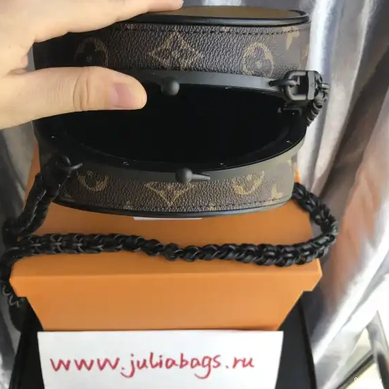 BC VUITTON BOURSICOT LOUIS 0513